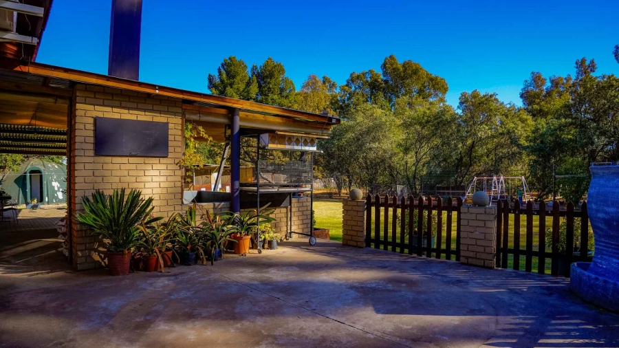 4 Bedroom Property for Sale in Kwaggafontein Free State